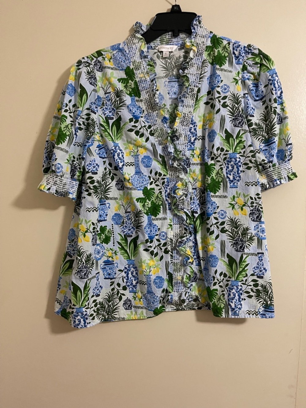 Crown & Ivy Ruffle Chest Puff Sleeve Vneck Floral Blouse Top Sz XL Cottagecore